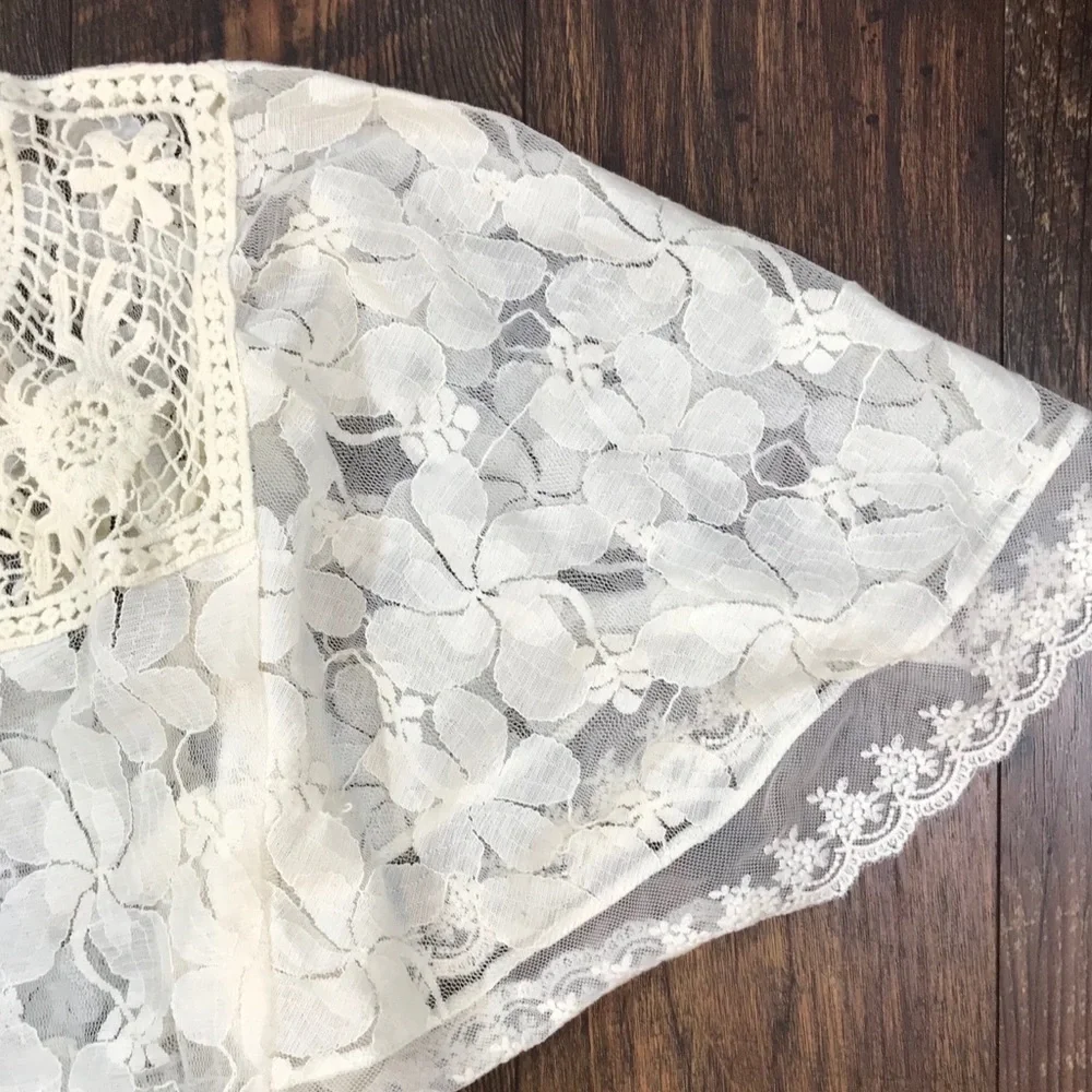 Endless designs cream lace top